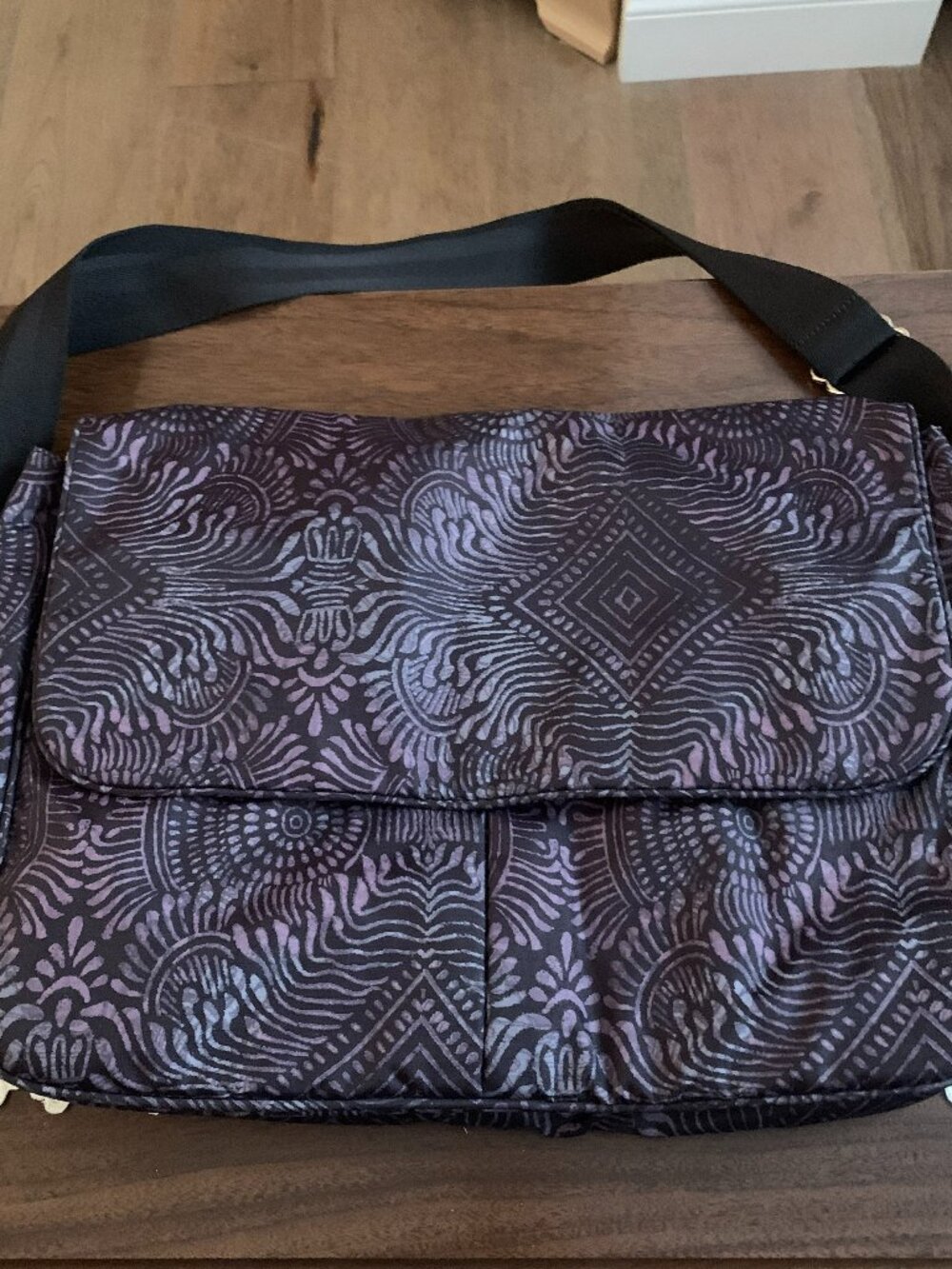 LeSportsac Nylon Messenger / Laptop Bag